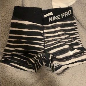 XS Nike pros
